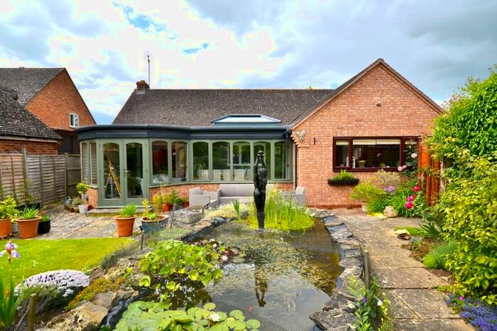 4 Bedroom Detached Bungalow For Sale In Field Barn Lane, Cropthorne, Pershore, WR10