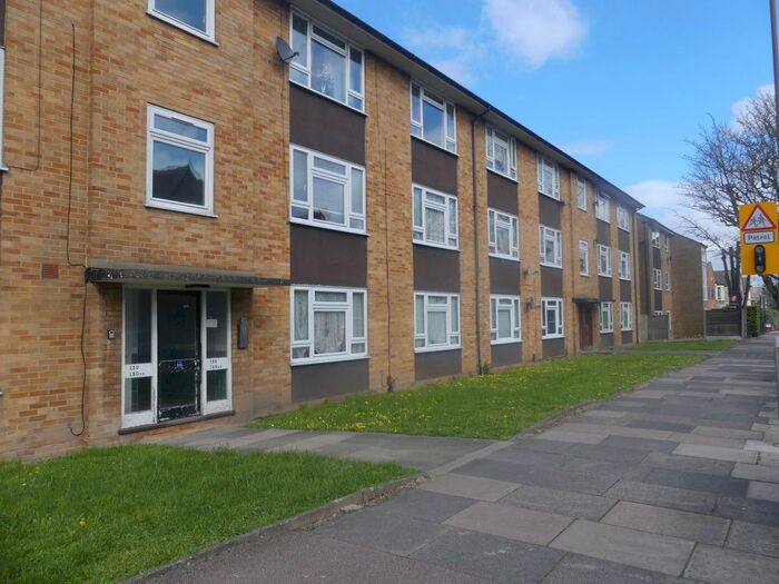 2 Bedroom Flat To Rent In Southwood Road, London, SE9