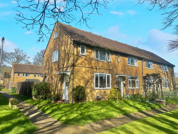 3 Bedroom End Of Terrace House To Rent In Blenheim Road, Upwood, Huntingdon, PE26