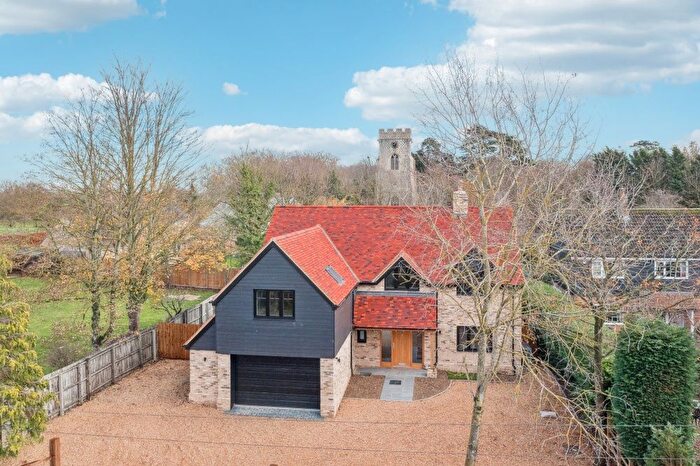 4 Bedroom Detached House For Sale In Papworth Saint Agnes, Cambridgeshire, CB23