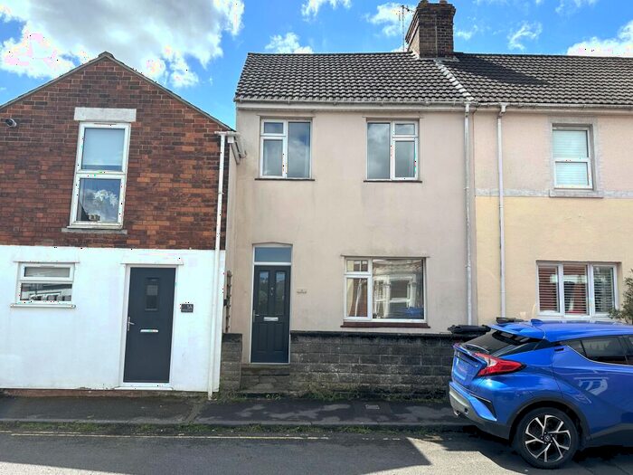3 Bedroom Terraced House To Rent In Ashford Road, Swindon, SN1