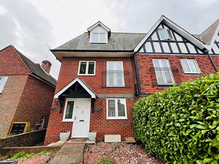 4 Bedroom House To Rent In St. Annes Road, Eastbourne, BN21