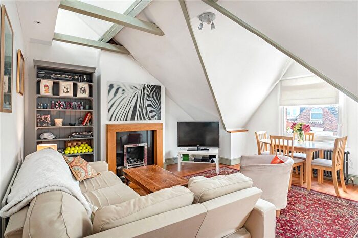 2 Bedroom Flat For Sale In Drakefield Road, SW17