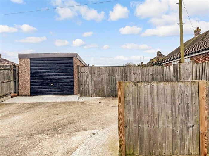 3 Bedroom Detached Bungalow For Sale In Heather Drive, St. Michaels, Tenterden, Kent, TN30