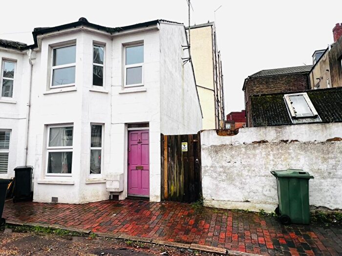 3 Bedroom End Of Terrace House For Sale In Bath Road, Eastbourne, BN21
