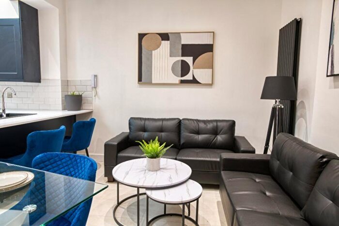 6 Bedroom House To Rent In Boultham Avenue, Lincoln, LN5