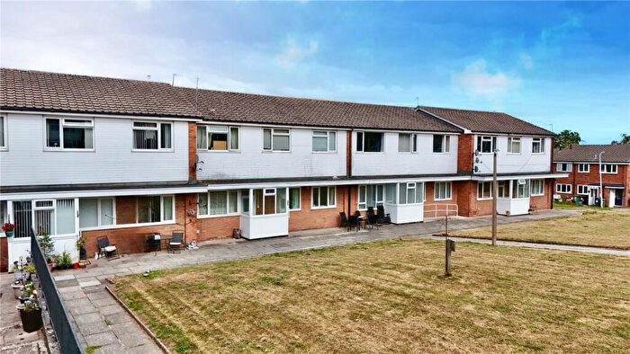 3 Bedroom Apartment For Sale In Larchwood Close, Pensby, Wirral, CH61