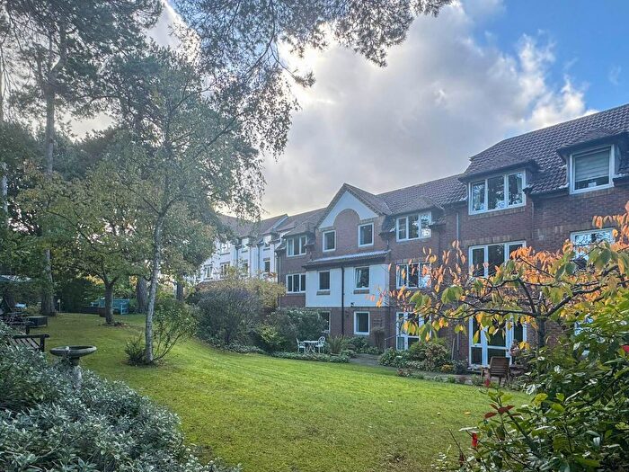 1 Bedroom Flat For Sale In Queens Park, Bournemouth, BH8