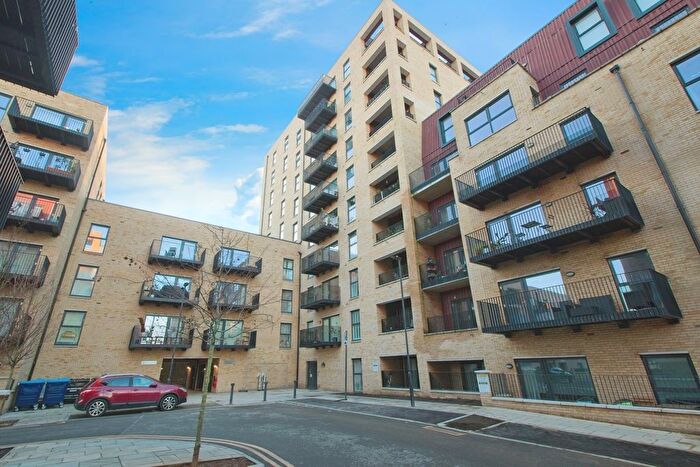 3 Bedroom Flat For Sale In Brumwell Avenue, London, London, SE18