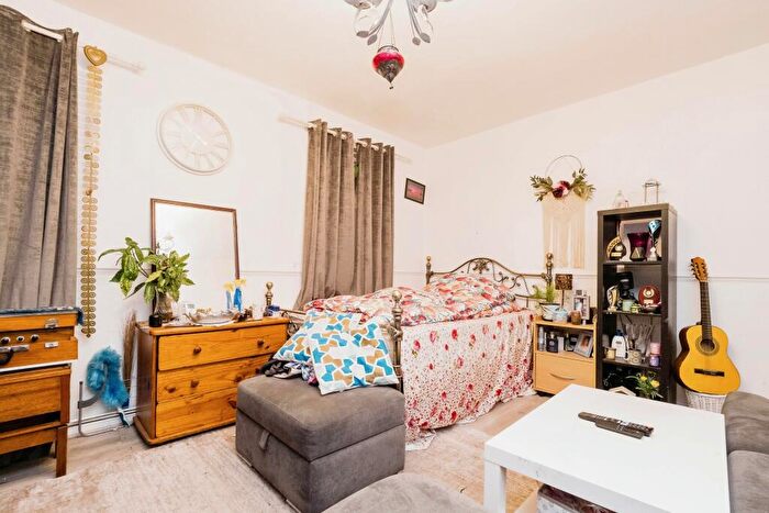 1 Bedroom Flat For Sale In Moore Crescent, Dagenham, Essex, RM9