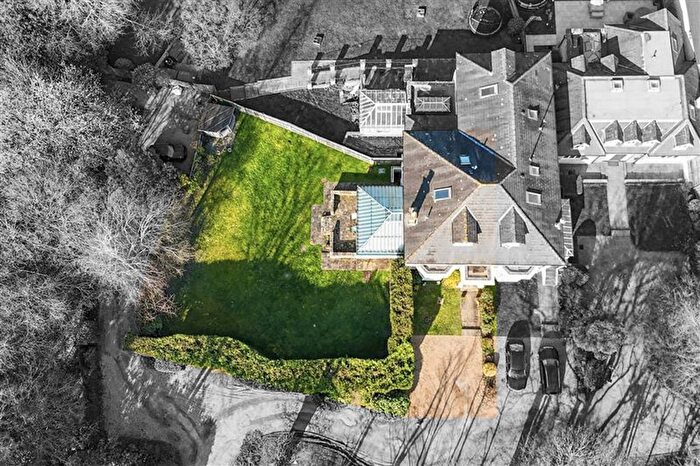 4 Bedroom Property For Sale In Axes Lane, Redhill, RH1