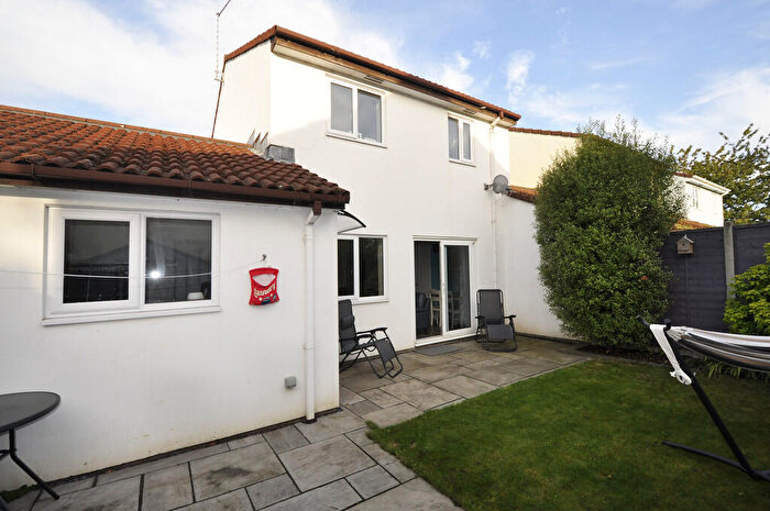 3 Bedroom Link Detached House To Rent In Wideatts Road, Cheddar, BS27