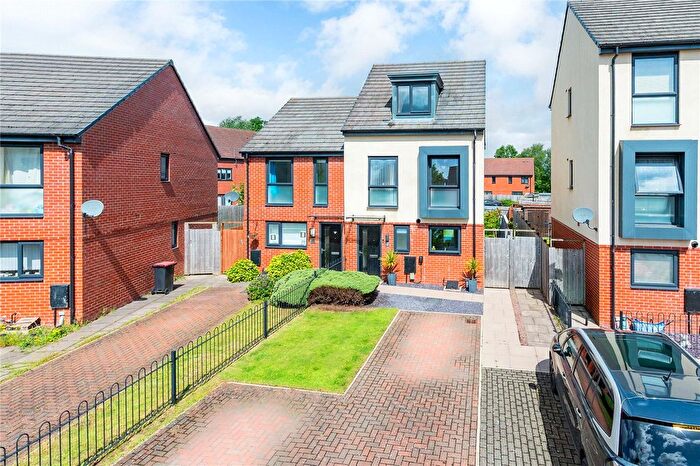 3 Bedroom Semi-Detached House For Sale In Frome Way, Donnington, Telford, Shropshire, TF2