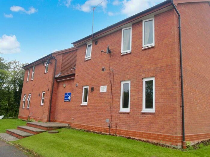 Studio To Rent In Tidbury Close, Redditch, B97