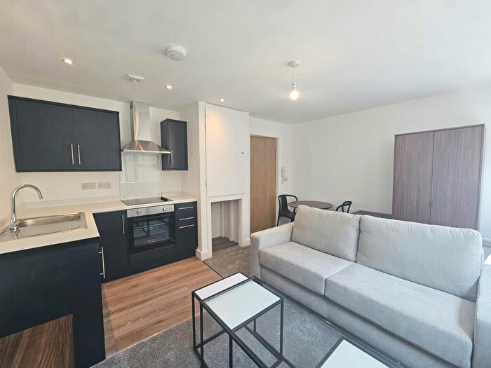 Studio To Rent In Park House, Well Street, Bradford, BD1