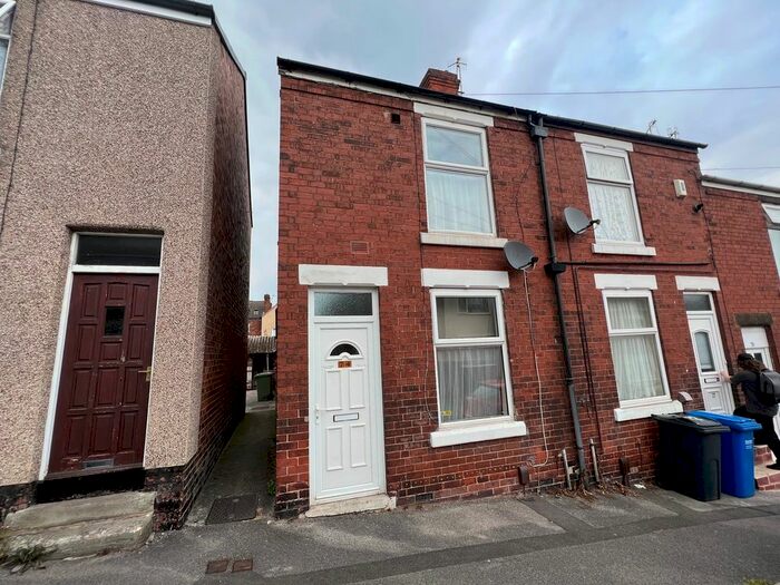2 Bedroom Terraced House To Rent In Nelson Street, Chesterfield, Derbyshire, S41
