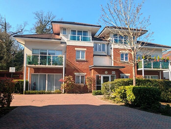2 Bedroom Apartment For Sale In Dorking, RH4