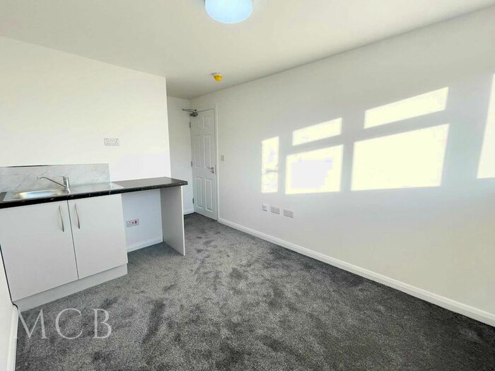 Studio To Rent In Coleridge Way, West Drayton UB7