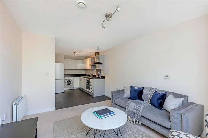 1 Bedroom Flat To Rent In Woods House, Grosvenor Waterside, Gatliff Road, London, SW1W