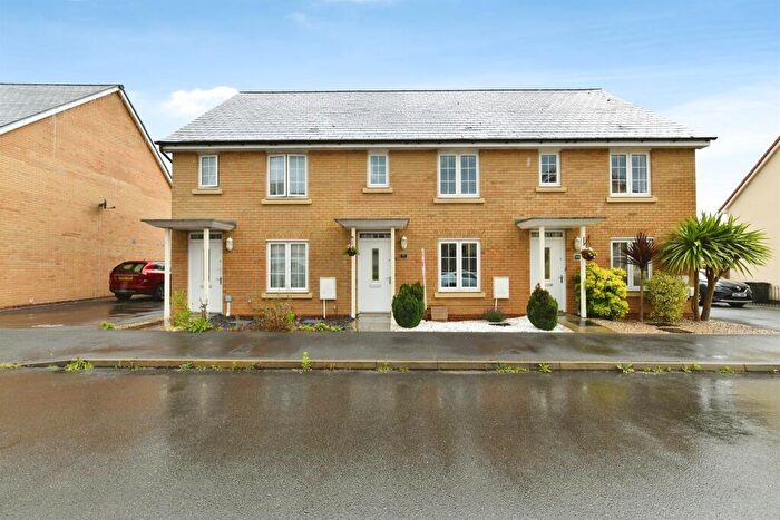 3 Bedroom Terraced House For Sale In Shackleton Road, Yeovil, BA21