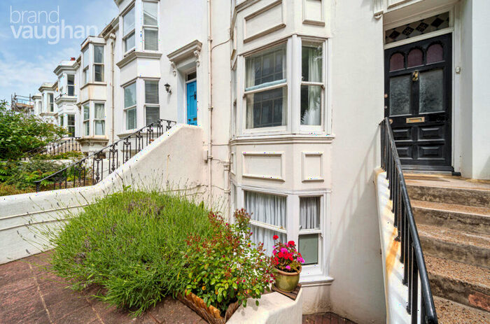 Flat To Rent In Upper North Street, Brighton, East Sussex, BN1