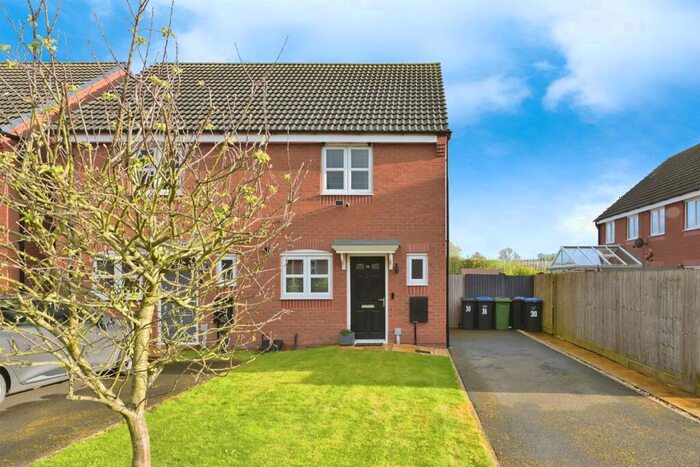 2 Bedroom Semi-Detached House For Sale In Eady Drive, Market Harborough, LE16