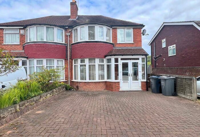 3 Bedroom Semi-Detached House To Rent In Turnberry Road, Great Barr, Birmingham, B42