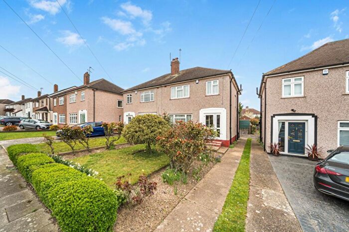 3 Bedroom Semi Detached House For Sale In Eastry Road, Erith, DA8