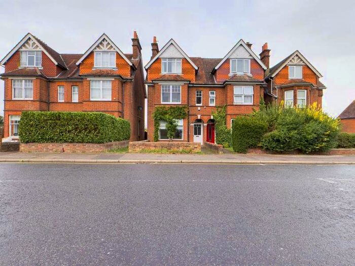 4 Bedroom House To Rent In Worting Road Basingstoke, Basingstoke, RG21