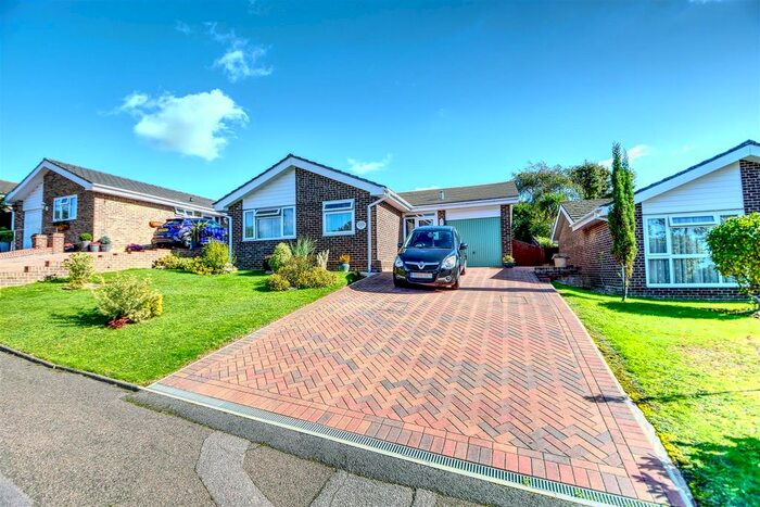 2 Bedroom Detached Bungalow For Sale In The Ridings, Bexhill-On-Sea, TN39