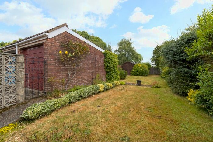 2 Bedroom Bungalow For Sale In Yeoman Gardens, Willesborough, Ashford, TN24