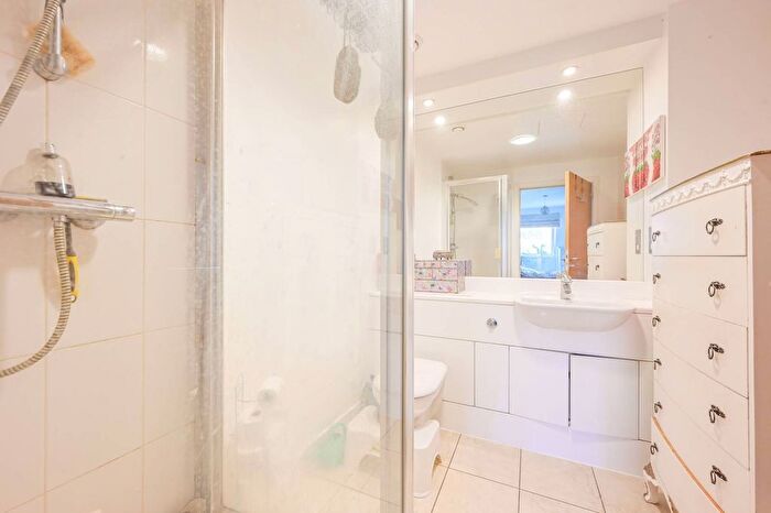 2 Bedroom Flat For Sale In Ebb Court, Docklands, London, E16