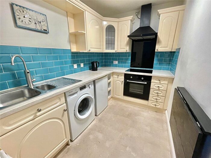 1 Bedroom Flat For Sale In Victoria Court, Victoria Street, Grimsby, DN31