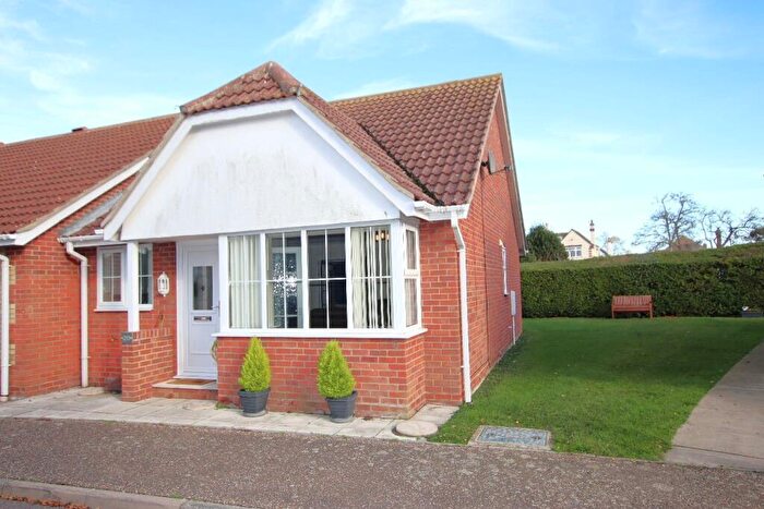 2 Bedroom Bungalow For Sale In Lyon Close, Clacton On Sea, CO15