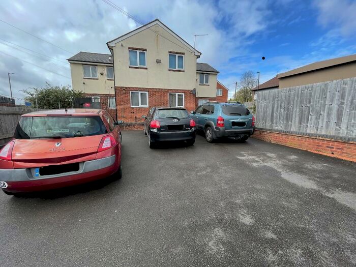 1 Bedroom Flat To Rent In Warwick Road, Solihull, West Midlands, B92