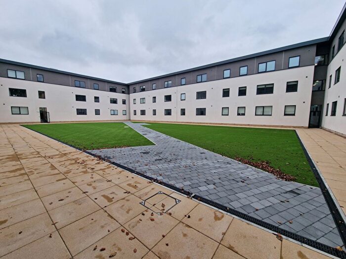 2 Bedroom Flat To Rent In Bingley Road, Bradford, West Yorkshire, BD9