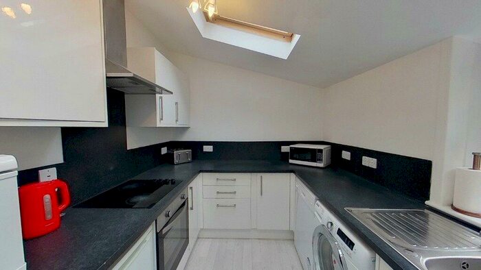4 Bedroom House To Rent In Powis Terrace, City Centre, Aberdeen, AB25