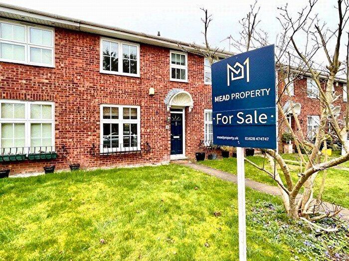 3 Bedroom Terraced House For Sale In Spencers Lane, Cookham, Berkshire, SL6