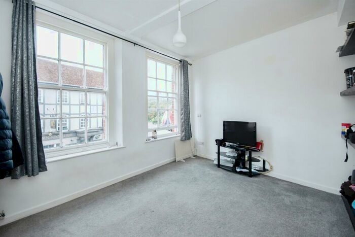 2 Bedroom Flat For Sale In West Street, Blandford Forum, DT11