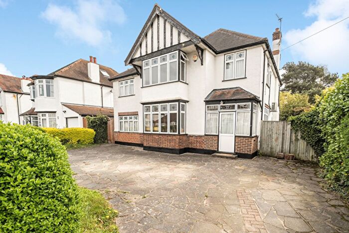 4 Bedroom Detached House For Sale In Sutherland Avenue, Petts Wood, Orpington, BR5