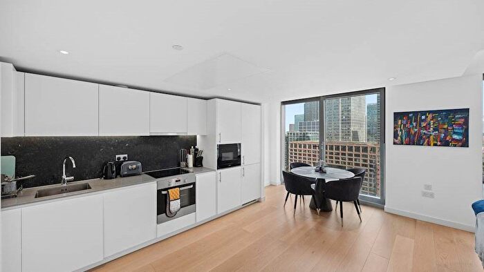 2 Bedroom Flat For Sale In Marsh Wall, London, E14