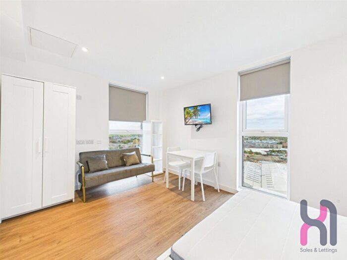 Flat To Rent In Cheltenham Place, Frederick Road, Salford, M6