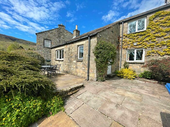 3 Bedroom Semi-Detached House To Rent In The Sycamores, Burnsall, BD23