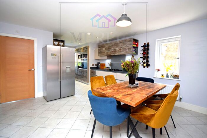 4 Bedroom Detached House For Sale In Conqueror Way, Pontefract, WF8