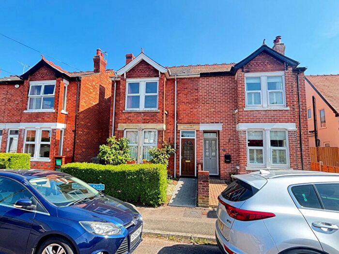 3 Bedroom Semi-Detached House For Sale In Waverley Road, Gloucester, GL2