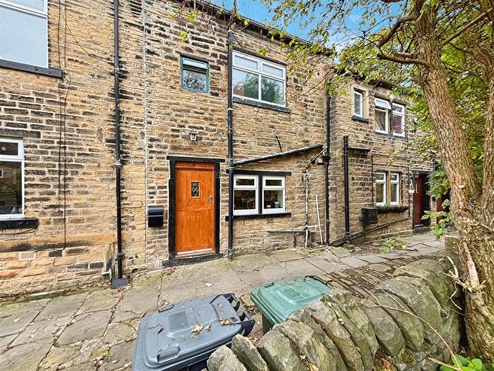 3 Bedroom Cottage For Sale In Moorside Road, Bradford, BD2