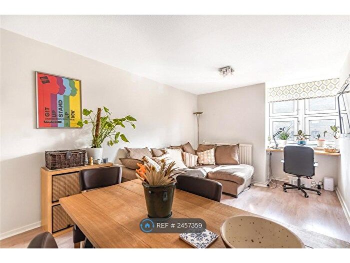 1 Bedroom Flat To Rent In Formby Court, London, N7