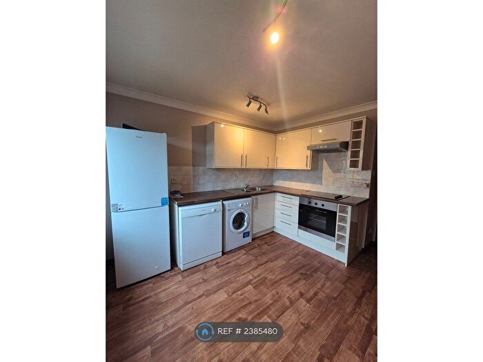 2 Bedroom Flat To Rent In Plantation Park Gardens, Glasgow, G51