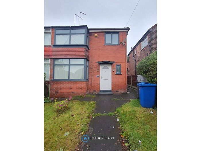 3 Bedroom Semi-detached House To Rent In Eastleigh Road, Prestwich, Manchester, M25