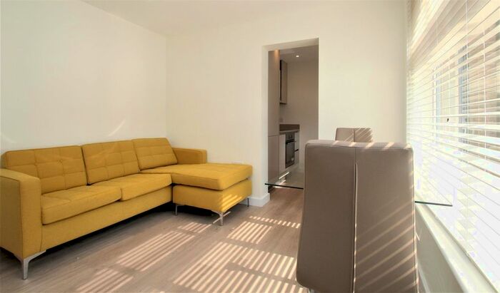 1 Bedroom Flat To Rent In Clifton Court, Corner Hall, Hemel Hempstead, HP3